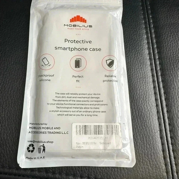 IPhone 14 Case dinosaur on a skateboard. Shock proof. - Picture 4 of 4